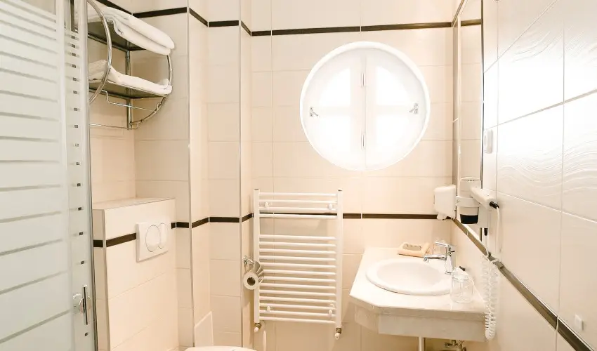 Hotel Korona Wellness, Rendezv�ny & Borhotel Eger Eger - M�rcius 15. 