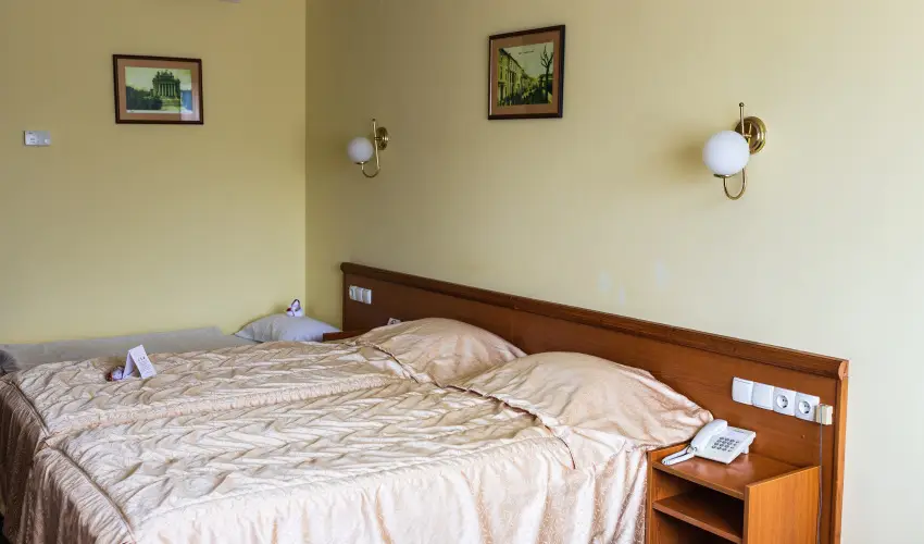 Hotel Korona Wellness, Rendezv�ny & Borhotel Eger Eger - M�rcius 15. 
