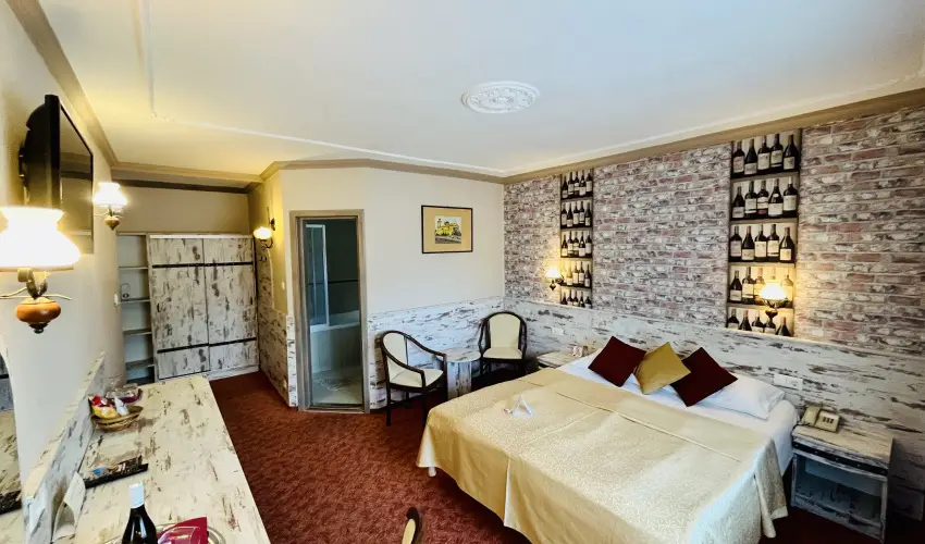 Hotel Korona Wellness, Rendezv�ny & Borhotel Eger Eger - M�rcius 15. 