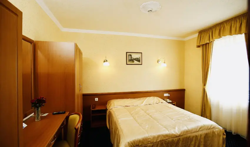 Hotel Korona Wellness, Rendezv�ny & Borhotel Eger Eger - M�rcius 15. 