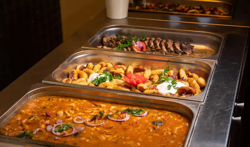 Krist�ly Hotel Keszthely - M�rcius 15. �nnepi h�tv�ge - teljes el�refizet�ssel (min. 2 �j)