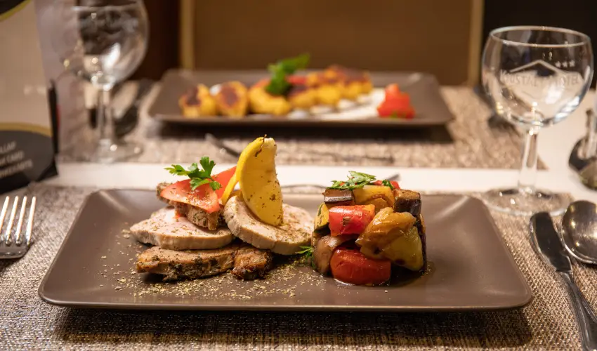 Krist�ly Hotel Keszthely - M�rcius 15. �nnepi h�tv�ge - teljes el�refizet�ssel (min. 2 �j)