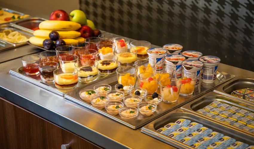 Krist�ly Hotel Keszthely - M�rcius 15. �nnepi h�tv�ge - teljes el�refizet�ssel (min. 2 �j)