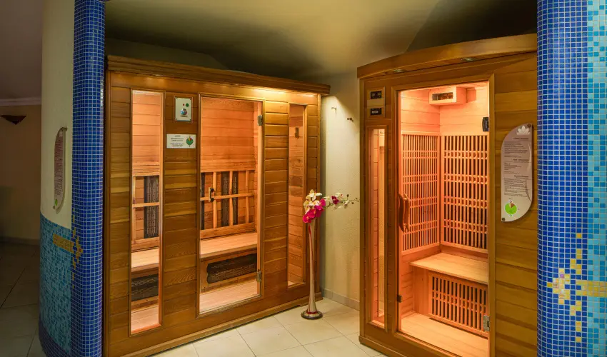 Krist�ly Hotel Keszthely - M�rcius 15. �nnepi h�tv�ge - teljes el�refizet�ssel (min. 2 �j)