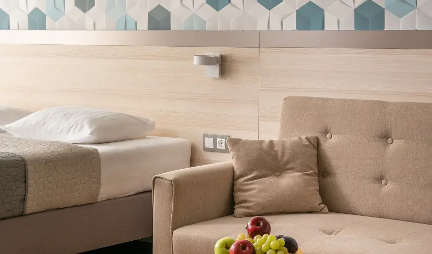 Krist�ly Hotel Keszthely - M�rcius 15. �nnepi h�tv�ge - teljes el�refizet�ssel (min. 2 �j)