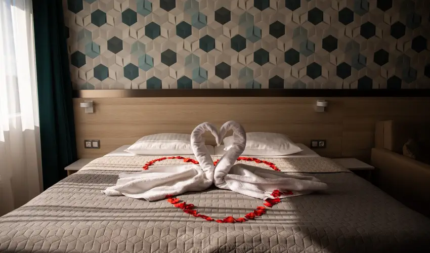 Krist�ly Hotel Keszthely - M�rcius 15. �nnepi h�tv�ge - teljes el�refizet�ssel (min. 2 �j)