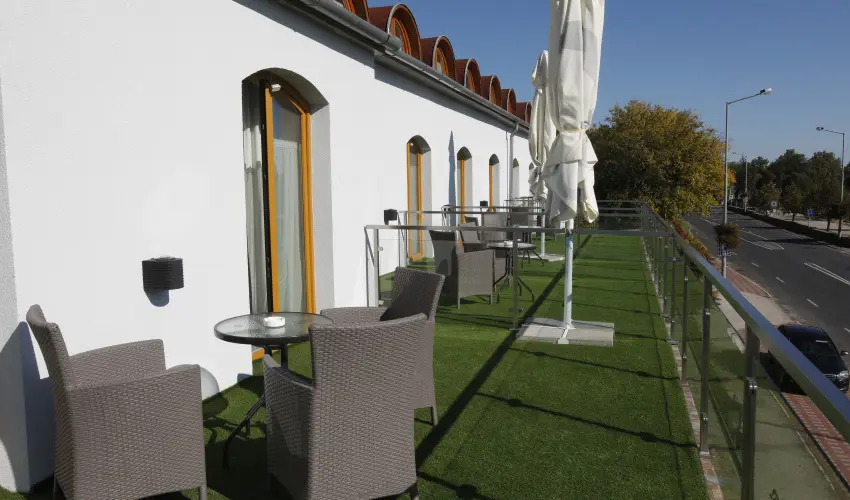 Hotel Laroba Als��rs - M�rcius 15. 