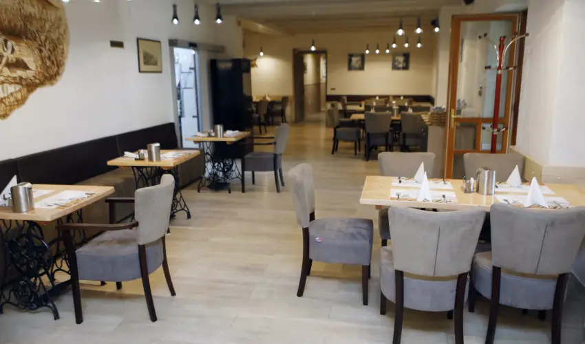 Hotel Laroba Als��rs - M�rcius 15. 