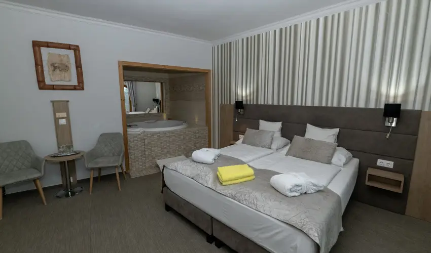 Hotel Laroba Als��rs - M�rcius 15. 