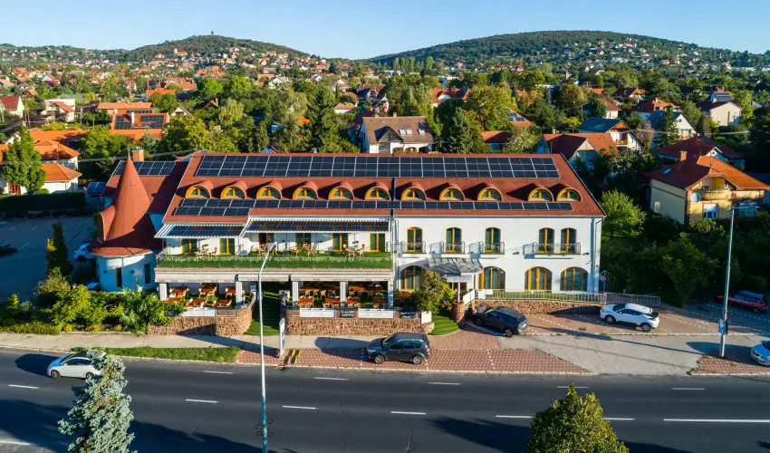 Hotel Laroba Als��rs - M�rcius 15. 