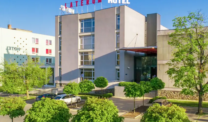Laterum Hotel P�cs - M�rcius 15. 