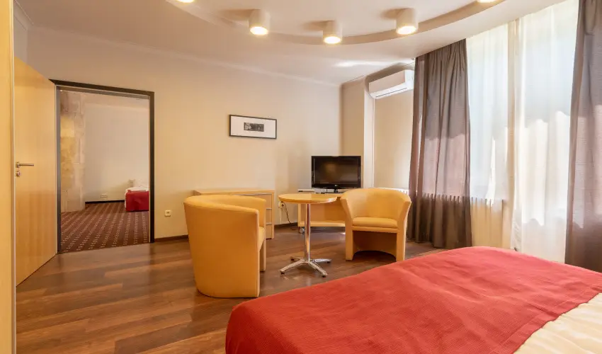 Laterum Hotel P�cs - M�rcius 15. 