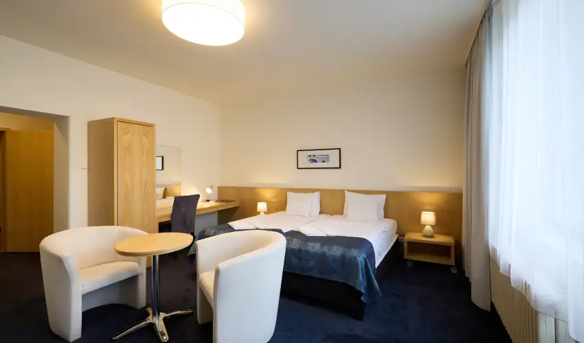Laterum Hotel P�cs - M�rcius 15. 