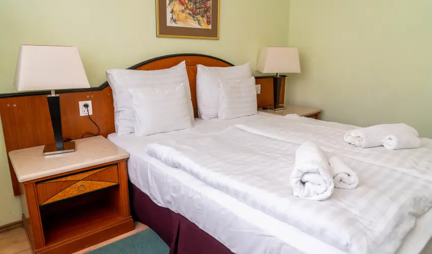 Majerik Hotel H�v�z - M�rcius 15. 