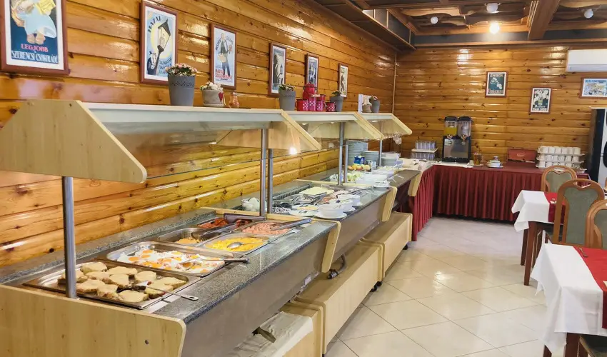 Majerik Hotel H�v�z - M�rcius 15. 