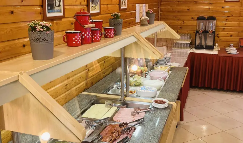 Majerik Hotel H�v�z - M�rcius 15. 