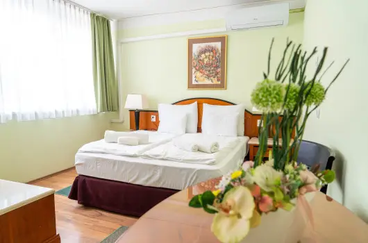 Majerik Hotel - M�rcius 15. 