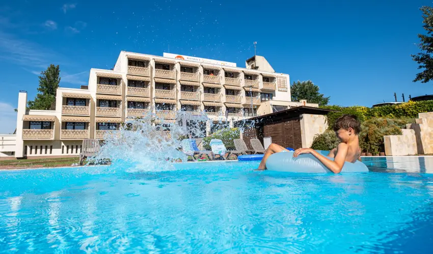 Hotel Margar�ta Balatonf�red - M�rcius 15. 