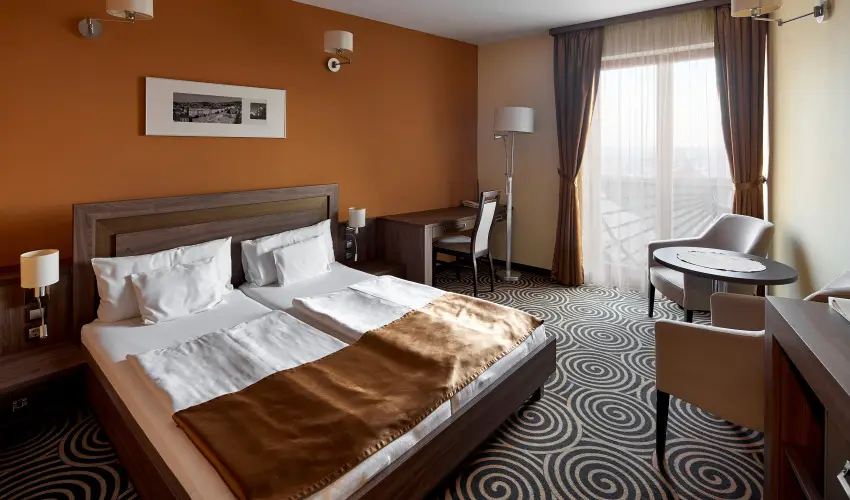 S�ndor Hotel P�cs - M�rcius 15.  (min. 2 �j)