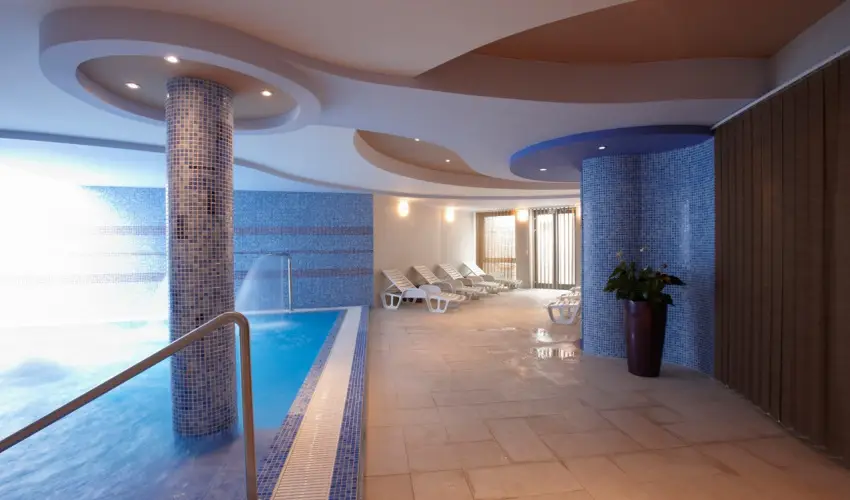 S�ndor Hotel P�cs - M�rcius 15.  (min. 2 �j)