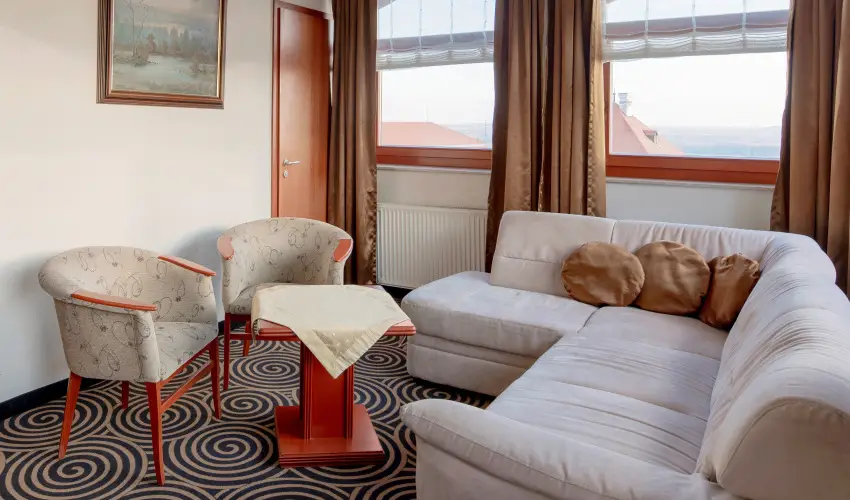 S�ndor Hotel P�cs - M�rcius 15.  (min. 2 �j)