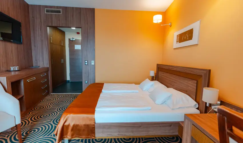 S�ndor Hotel P�cs - M�rcius 15.  (min. 2 �j)