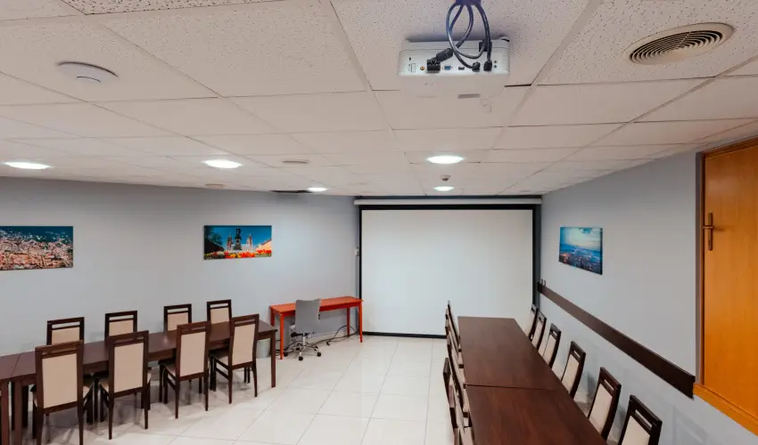S�ndor Hotel P�cs - M�rcius 15.  (min. 2 �j)