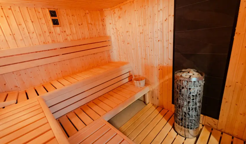 S�ndor Hotel P�cs - M�rcius 15.  (min. 2 �j)