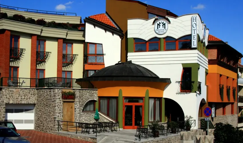 S�ndor Hotel P�cs - M�rcius 15.  (min. 2 �j)