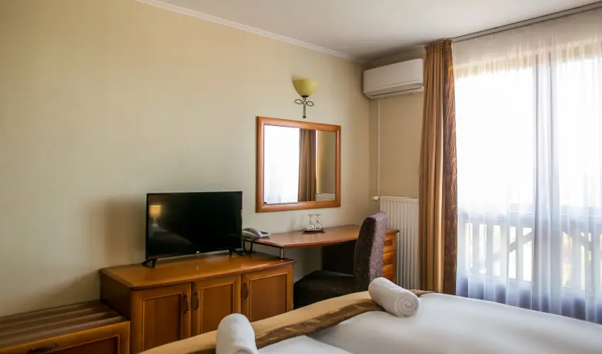 Hotel Nar�d M�traszentimre - M�rcius 15. (min. 2 �j)