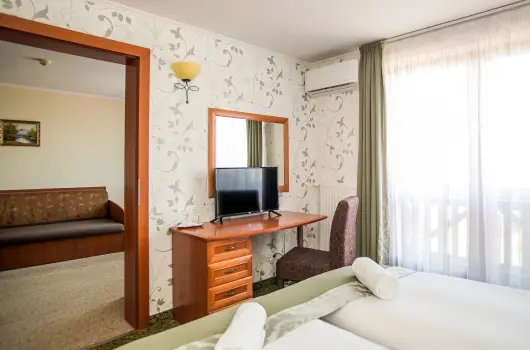 Hotel Nar�d - M�rcius 15. (min. 2 �j)