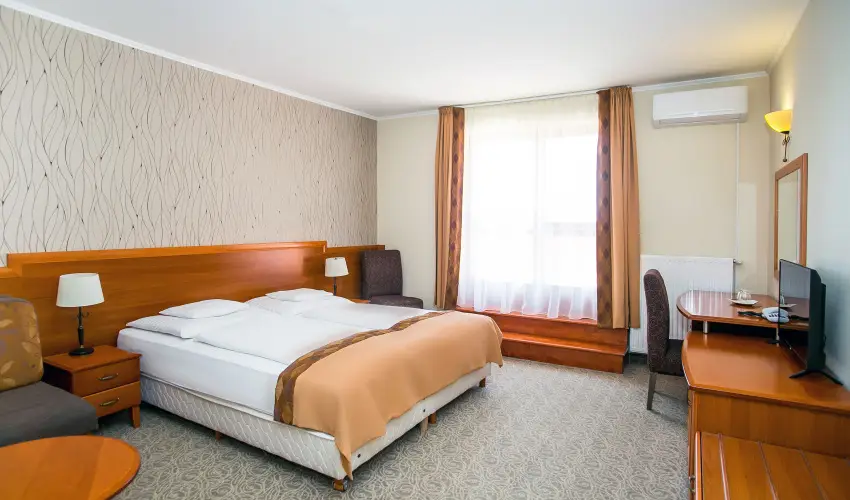 Hotel Nar�d M�traszentimre - M�rcius 15. (min. 2 �j)