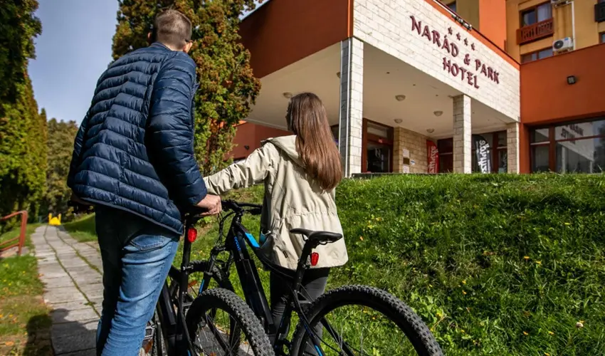 Hotel Nar�d M�traszentimre - M�rcius 15. (min. 2 �j)