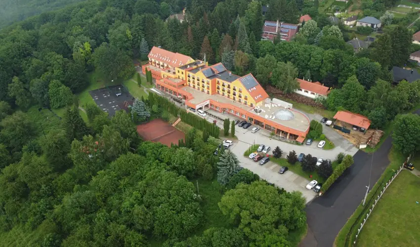 Hotel Nar�d M�traszentimre - M�rcius 15. (min. 2 �j)