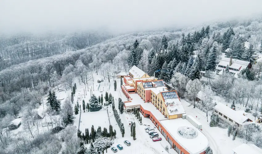 Hotel Nar�d M�traszentimre - M�rcius 15. (min. 2 �j)