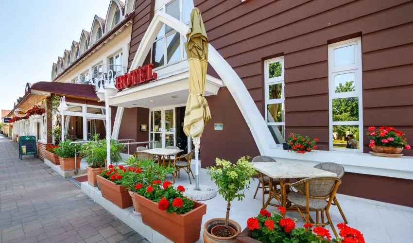 Hotel N�gy �vszak Hajd�szoboszl� - M�rcius 15.