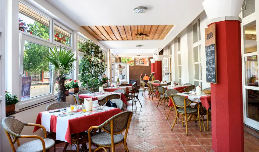 Hotel N�gy �vszak Hajd�szoboszl� - M�rcius 15.