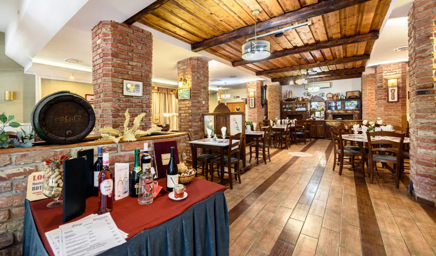 Hotel N�gy �vszak Hajd�szoboszl� - M�rcius 15.