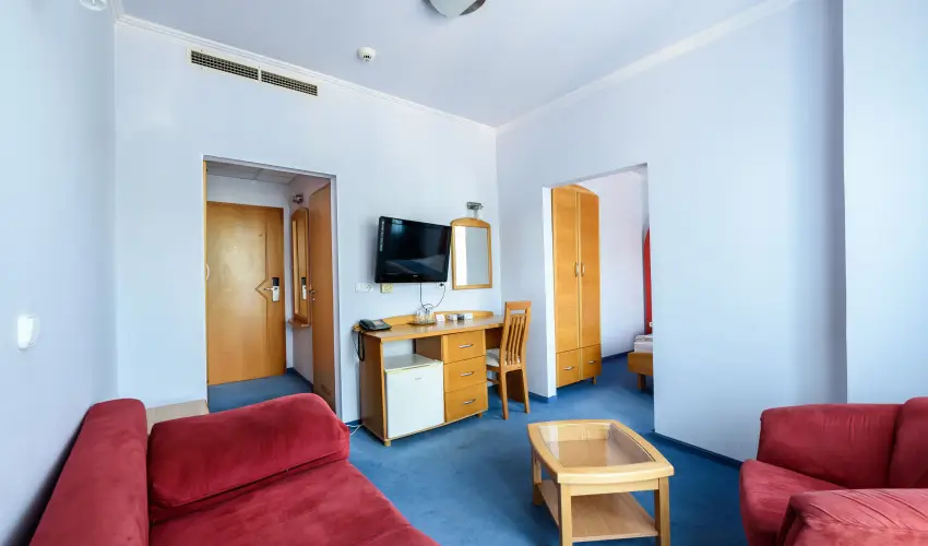Hotel N�gy �vszak Hajd�szoboszl� - M�rcius 15.