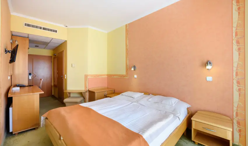 Hotel N�gy �vszak Hajd�szoboszl� - M�rcius 15.