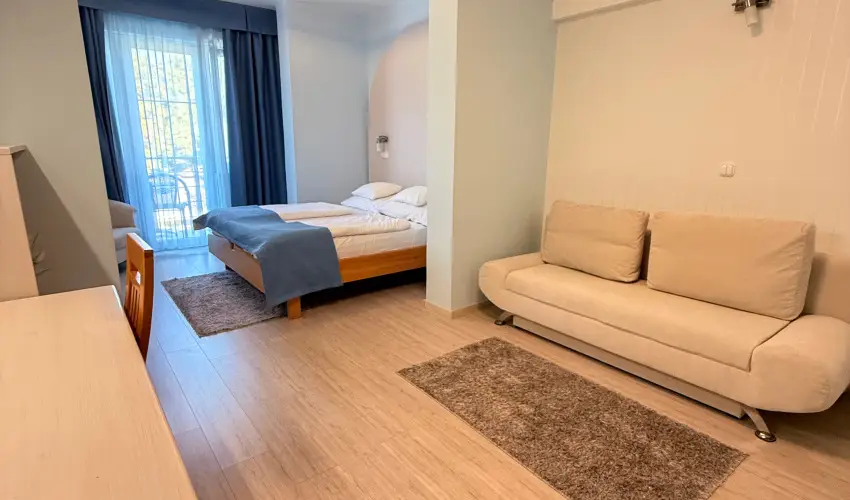 Hotel N�gy �vszak Hajd�szoboszl� - M�rcius 15.
