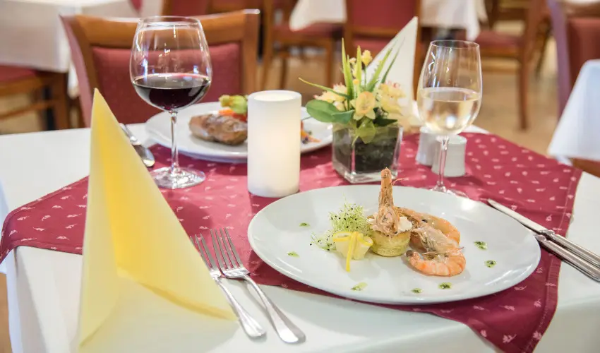 Palace Hotel  H�v�z - M�rcius 15. 