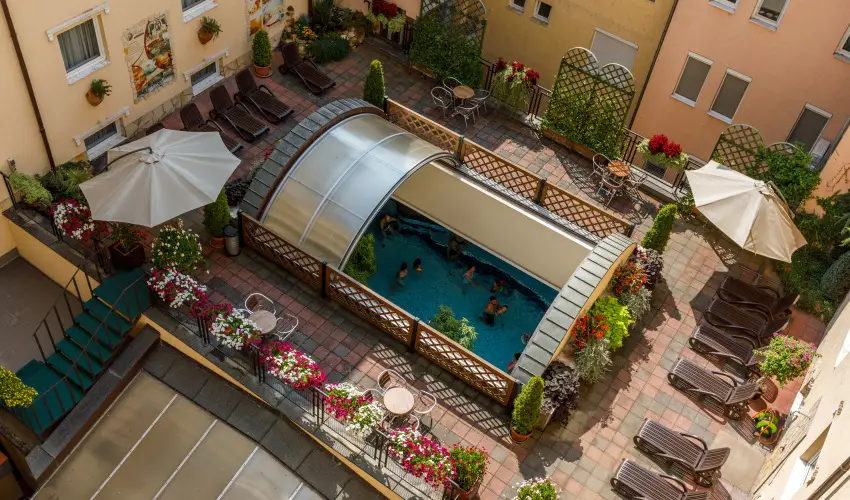 Palace Hotel  H�v�z - M�rcius 15. 