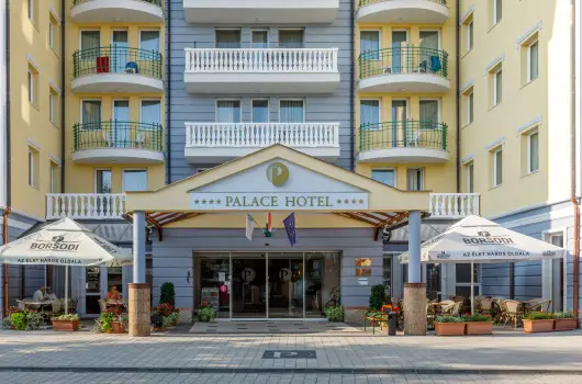 Palace Hotel - M�rcius 15. 