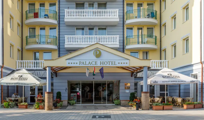 Palace Hotel  H�v�z - M�rcius 15. 