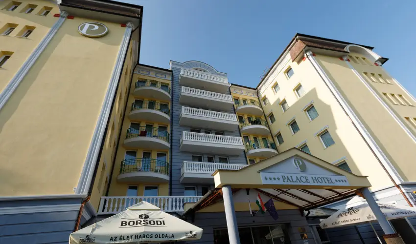 Palace Hotel  H�v�z - M�rcius 15. 
