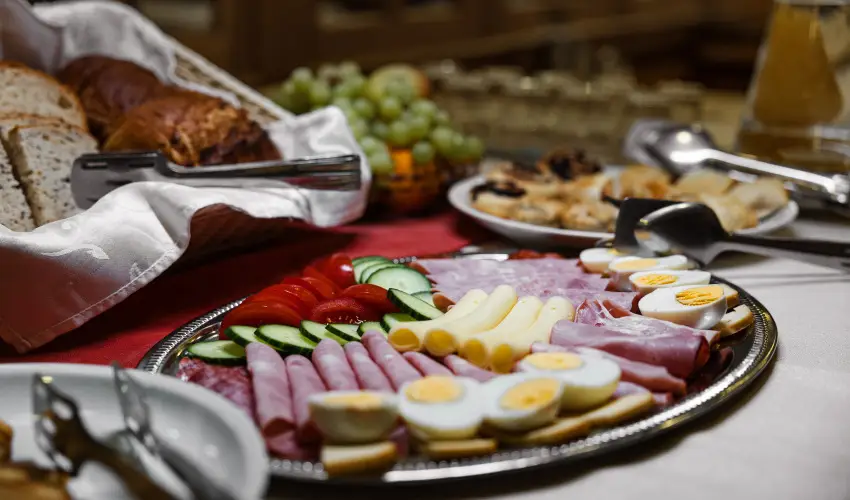 Hotel Pannonia Miskolc - M�rcius 15.
