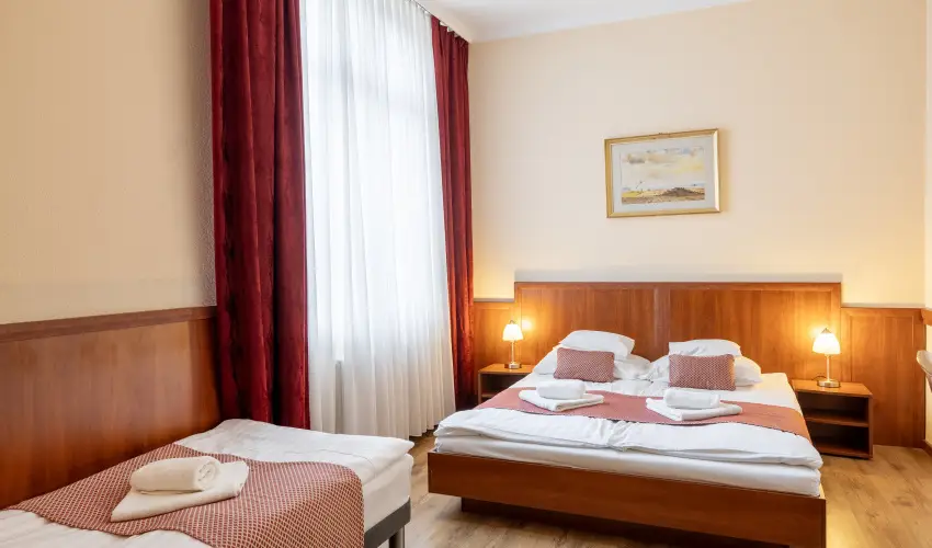 Hotel Pannonia Miskolc - M�rcius 15.