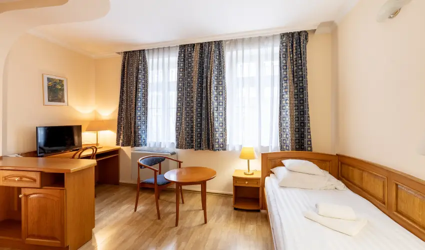 Hotel Pannonia Miskolc - M�rcius 15.