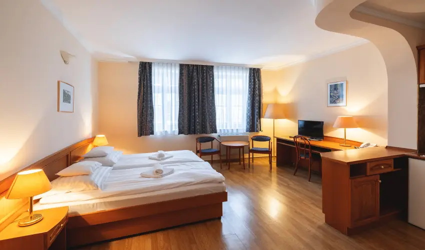 Hotel Pannonia Miskolc - M�rcius 15.
